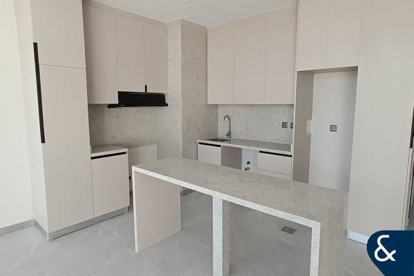 3 Beds | Family Townhouse | Prime Location